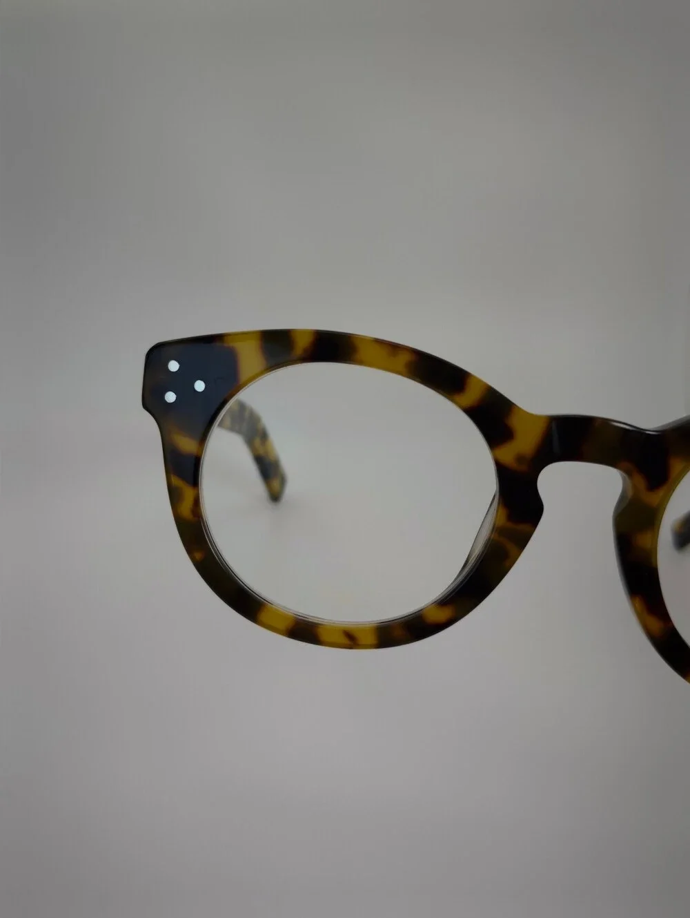Morla. Round Tortoiseshell Eyeglass Frames. Nice Animal Print.
